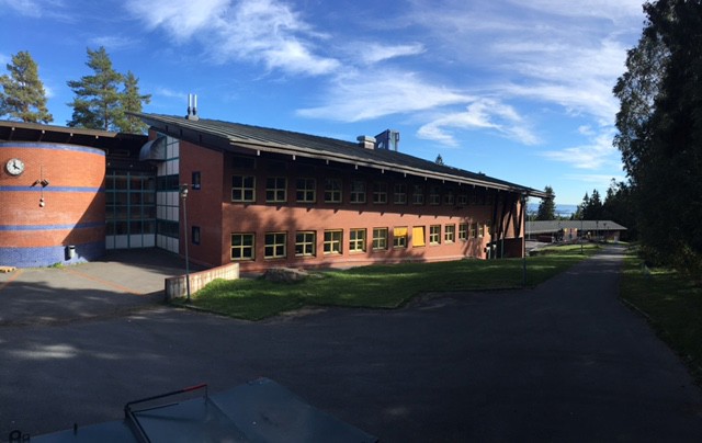Midtstuen skole - panorama Midtstuen skole - panorama